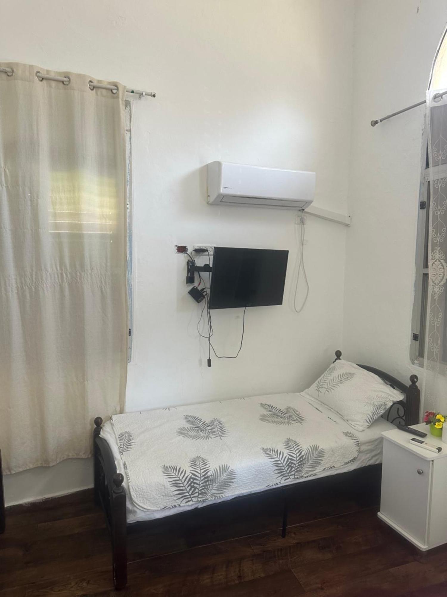 Akko Gate Hostel Екстер'єр фото